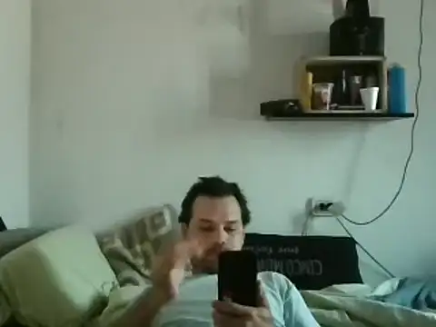 Snapshot of Lolosalvage83 chatting on 01.04.25 Lolosalvage83 online show from 01.04.25