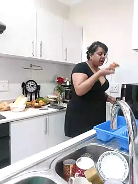 Snapshot of GoddessLorenaTheeSiren chatting on 02.27.25 GoddessLorenaTheeSiren online show from 02.27.25