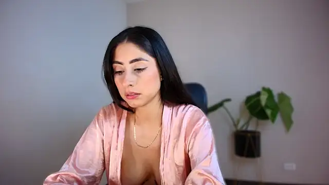 auroracaruso11 online show from 12.14.25