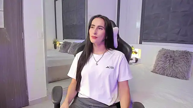 SaraGomez1 online show from 01.08.26