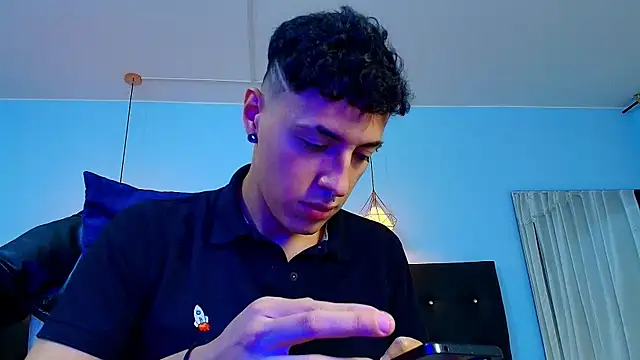 Lobo 17  online show from 01.05.25