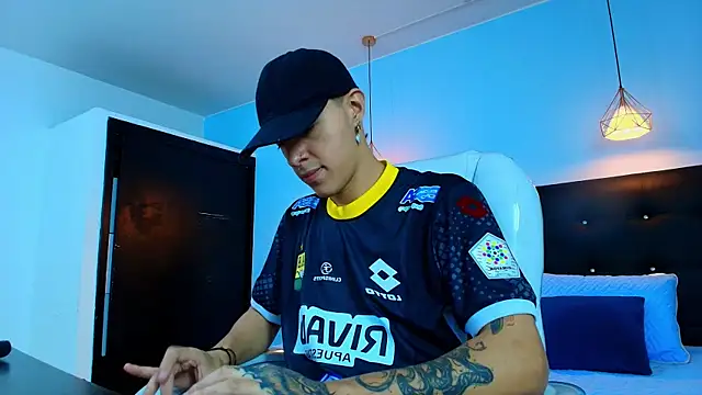 Lobo 17  online show from 02.19.25