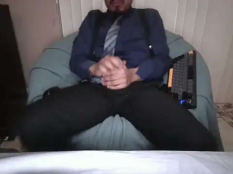 Snapshot of Slutpupdmv chatting on 03.15.26 Slutpupdmv online show from 03.15.26