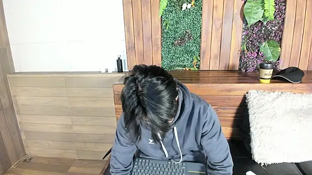 Andy Joy  online show from 04.15.26