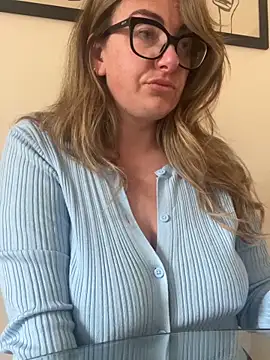 Miss Stassi online show from 05.12.26