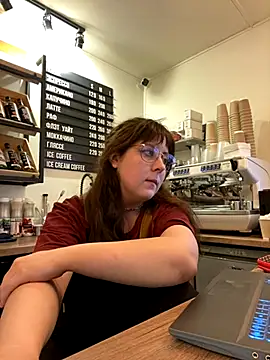 Snapshot of cinnabon_ chatting on 10.13.25 cinnabon online show from 10.13.25