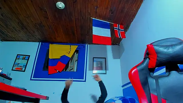 Snapshot of maxowens_oficial chatting on 02.21.26 maxowens oficial online show from 02.21.26