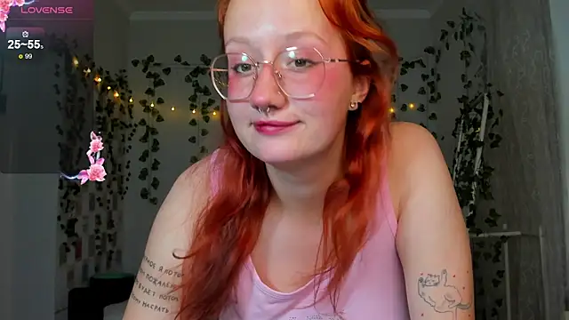 Snapshot of KrisTyBooBsin chatting on 09.29.25 KrisTyBooBsin online show from 09.29.25