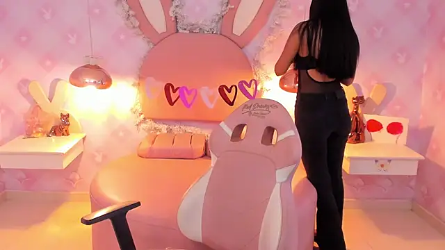 Saraa Skinny online show from 03.08.25