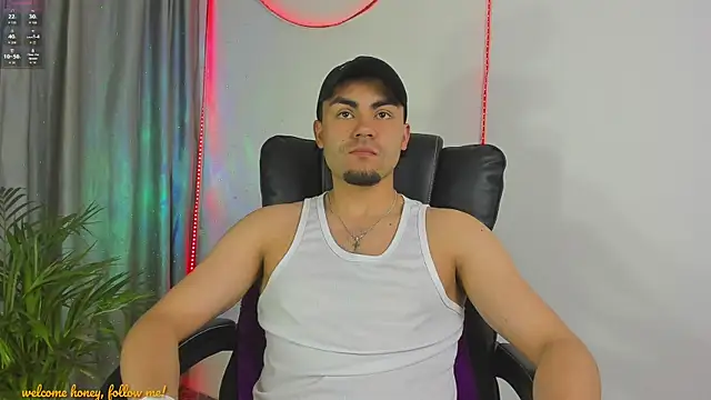 Snapshot of kalivan_voinesscu chatting on 11.11.25 kalivan voinesscu online show from 11.11.25