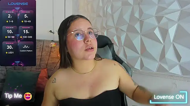 Snapshot of April1_sc chatting on 10.18.25 April1 sc online show from 10.18.25