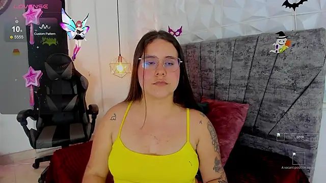 Snapshot of April1_sc chatting on 10.27.25 April1 sc online show from 10.27.25