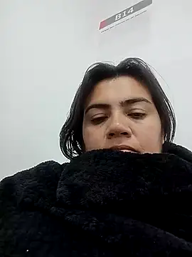 Snapshot of naughty-sharlot chatting on 01.15.25 naughty-sharlot online show from 01.15.25