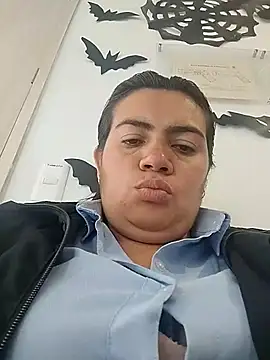 Snapshot of naughty-sharlot chatting on 10.30.25 naughty-sharlot online show from 10.30.25