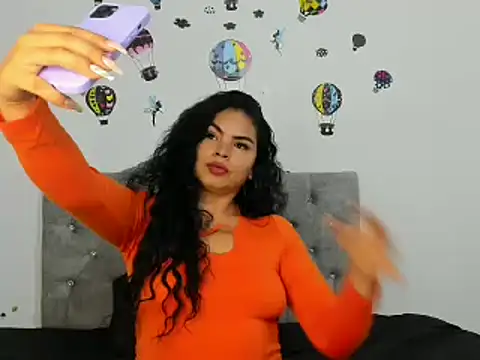 Kymbrown25 online show from 12.11.24