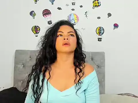 Kymbrown25 online show from 01.11.25