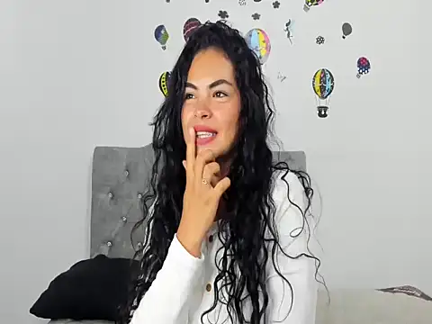 Kymbrown25 online show from 01.24.25