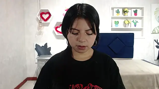 CarolineBrunx online show from 10.06.25