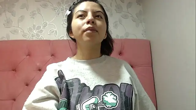 CarolineBrunx online show from 12.16.25