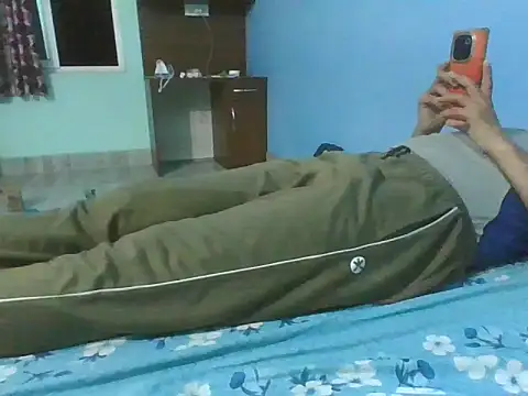 Snapshot of Ishan003 chatting on 10.16.25 Ishan003 online show from 10.16.25