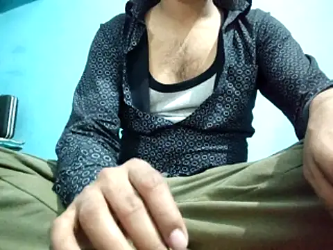 Snapshot of Ishan003 chatting on 10.30.25 Ishan003 online show from 10.30.25