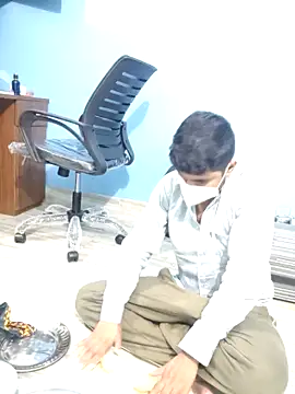 Snapshot of Ishan003 chatting on 11.05.25 Ishan003 online show from 11.05.25