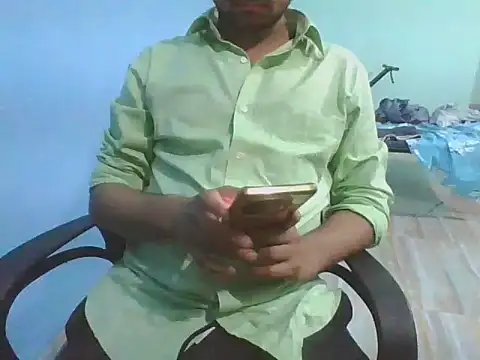 Snapshot of Ishan003 chatting on 11.08.25 Ishan003 online show from 11.08.25