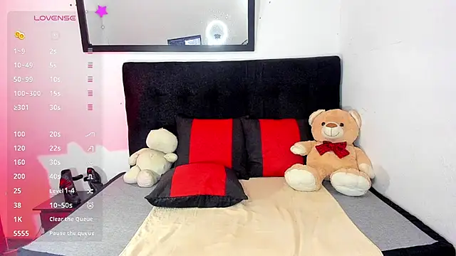 Snapshot of brittany_williams_ chatting on 02.07.25 brittany williams online show from 02.07.25