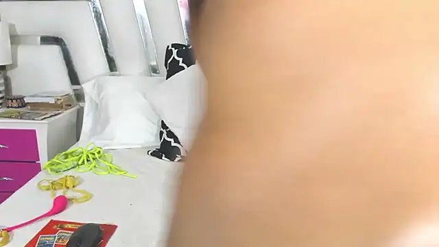 Snapshot of SaraaJhons chatting on 03.15.25 SaraaJhons online show from 03.15.25