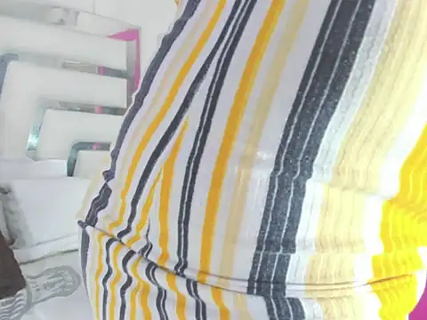 Snapshot of SaraaJhons chatting on 10.15.25 SaraaJhons online show from 10.15.25