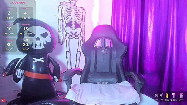 Snapshot of jonson- chatting on 10.19.25 jonson- online show from 10.19.25