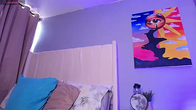 Snapshot of Shenoa1 chatting on 10.10.25 Shenoa1 online show from 10.10.25