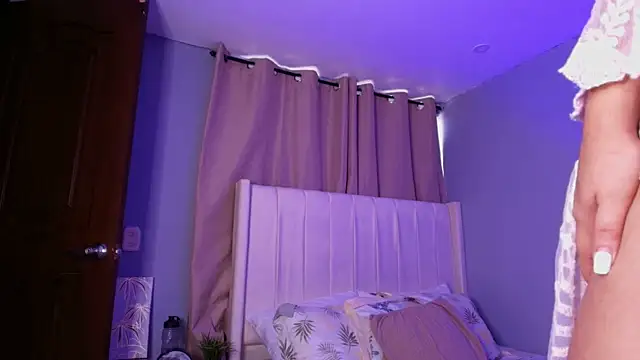 Snapshot of Shenoa1 chatting on 11.04.25 Shenoa1 online show from 11.04.25