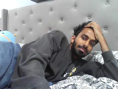 Snapshot of skinny__boy__ chatting on 10.13.25 skinny boy online show from 10.13.25