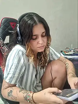 luuhcat09 online show from 04.15.26