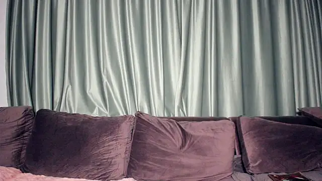 LaraStone69 online show from 07.11.26