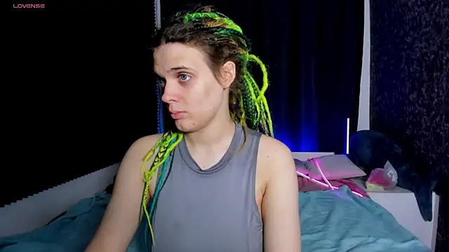 KIKI Krash online show from 11.21.25