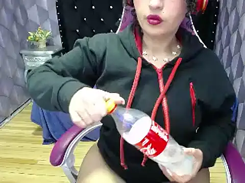 Sofiacowperx online show from 01.16.25