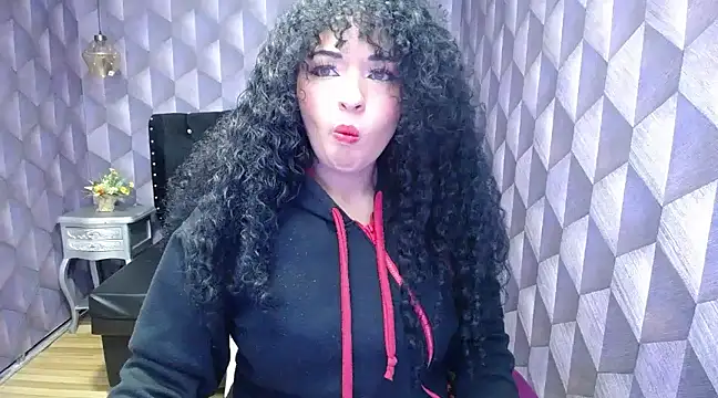 Sofiacowperx online show from 02.08.25