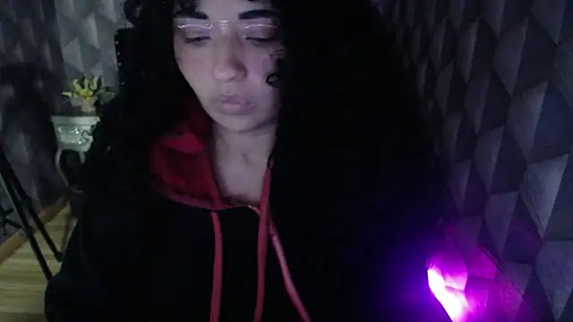 Sofiacowperx online show from 02.25.25