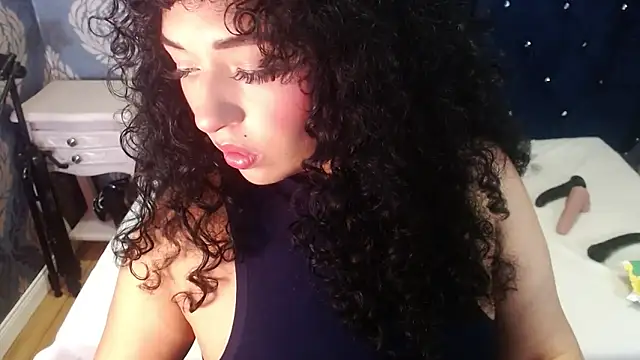 Snapshot of Sofiacowperx chatting on 05.17.26 Sofiacowperx online show from 05.17.26