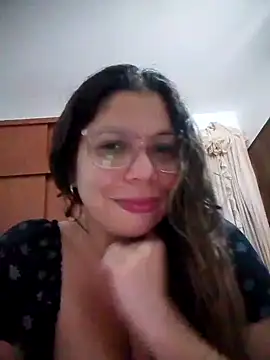 Snapshot of Carliina_Soussa chatting on 12.16.25 Carliina Soussa online show from 12.16.25