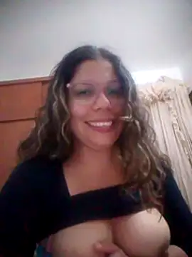 Snapshot of Carliina_Soussa chatting on 02.02.26 Carliina Soussa online show from 02.02.26