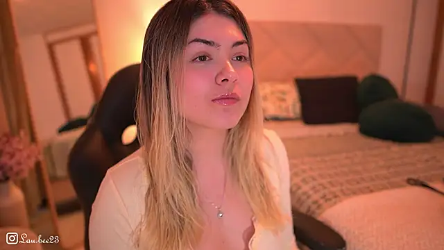 Lau Bee online show from 11.29.25