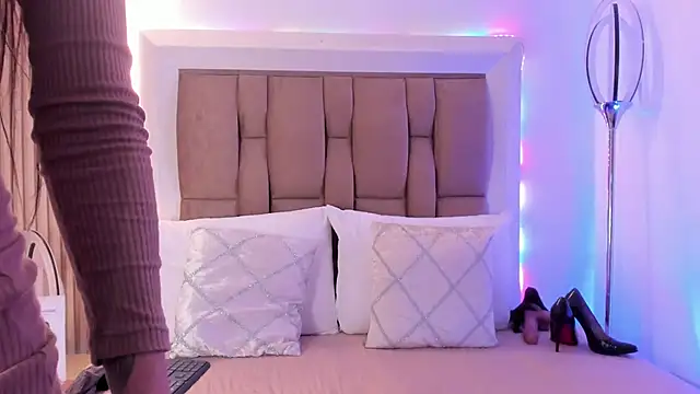 Clarisse28 online show from 11.27.25