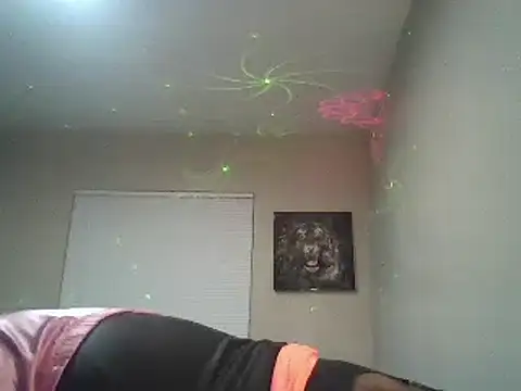 Snapshot of Needmehard chatting on 12.04.24 Needmehard online show from 12.04.24