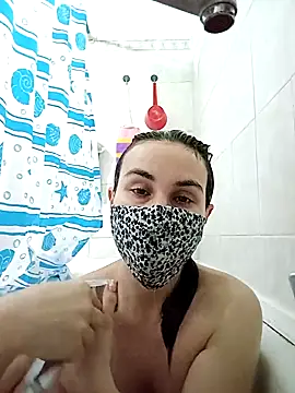 Snapshot of MikaKors chatting on 12.19.24 MikaKors online show from 12.19.24