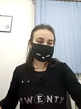 Snapshot of MikaKors chatting on 12.25.24 MikaKors online show from 12.25.24