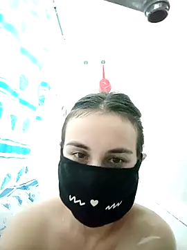 Snapshot of MikaKors chatting on 12.25.24 MikaKors online show from 12.25.24