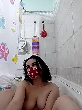 Snapshot of MikaKors chatting on 02.28.25 MikaKors online show from 02.28.25